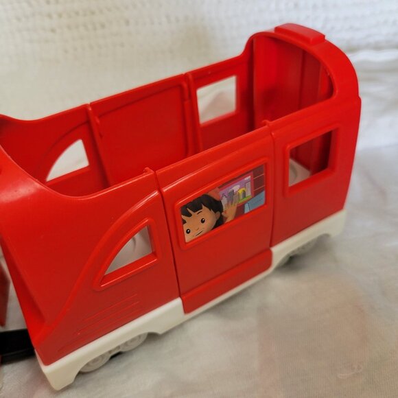Fisher Price Little People Friendly Passenger Sounds Train 2016 Engine & Car - Picture 6 of 13